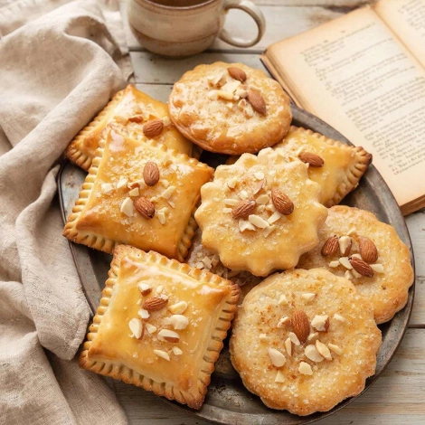 Пирожное сливочное с миндалём
