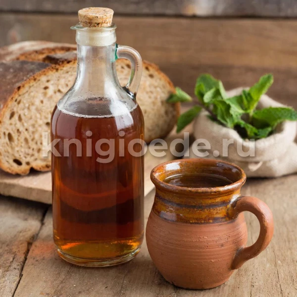 Белый квас на ржаной муке и солоде