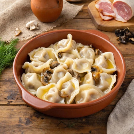 Пельмени с грибами и ветчиной