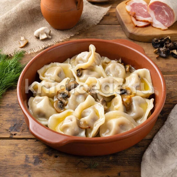 Пельмени с грибами и ветчиной