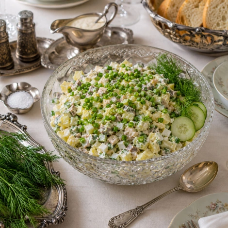 Салат из грибов с картофелем и зелёным луком